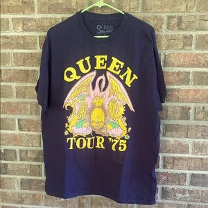 Queen unisex Navy Tour Graphic Tee XL